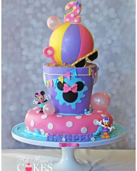 Happy 2nd Birthday Harper!! #minniemousepoolparty #poolpartycake #sculptedcakes #toocute Minnie Mouse Luau, Minnie Y Daisy, Beach Ball Cake, Pool Party Cakes, Pool Cake, Minnie Mouse Birthday Party Decorations, Daisy Cakes, Minnie Birthday Party, Minnie Cake