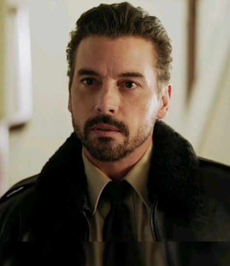 Skeet Ulrich Jericho, Skeet Ulrich Now, Riverdale Fp Jones, Skeet Ulrich 90s, Jericho Tv Show, Skeet Ulrich Riverdale, Billy Loomis Hot, Fp Jones, Tall Dark Handsome