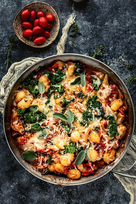 Proscuitto Recipe, Chard Recipes Healthy, Tortellini In Brodo, Prosciutto Recipes, Swiss Chard Recipes, Gnocchi Recipe, Pasta Meals, Chard Recipes, Pasta Sauce Homemade