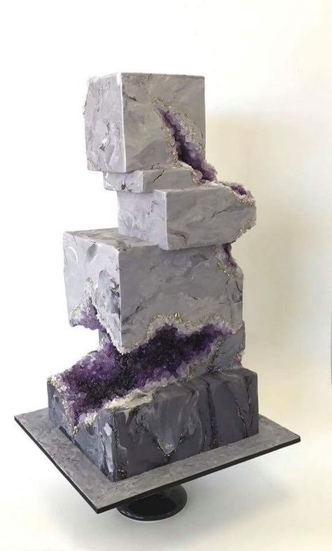 gray and purple geo wedding cake     #weddings #cakes #weddingcakes #weddingideas #rar #rosesandrings Geode Cake Wedding, Geode Wedding, Geode Cake, Wedding Cake Tops, Crystal Cake, Amazing Wedding Cakes, Crazy Cakes, Unique Cakes, Chiffon Cake