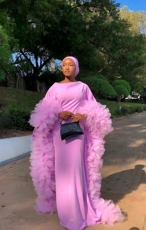 Ileya Outfits, Bubu Dresses, Emmy Red Carpet, Event Gowns, Boubou Styles For Women, Bubu Gown Styles, Emmys Red Carpet, Modest Dresses Fashion, Chic Dress Classy