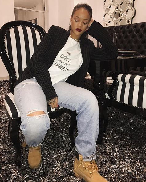 The Best Celebrity Fashion of February | StyleCaster Looks Hip Hop, Looks Rihanna, Rihanna Outfits, Rihanna Looks, Feminist Tees, Rihanna Riri, Celebrity Casual Outfits, Rihanna Style, Feminist Shirt