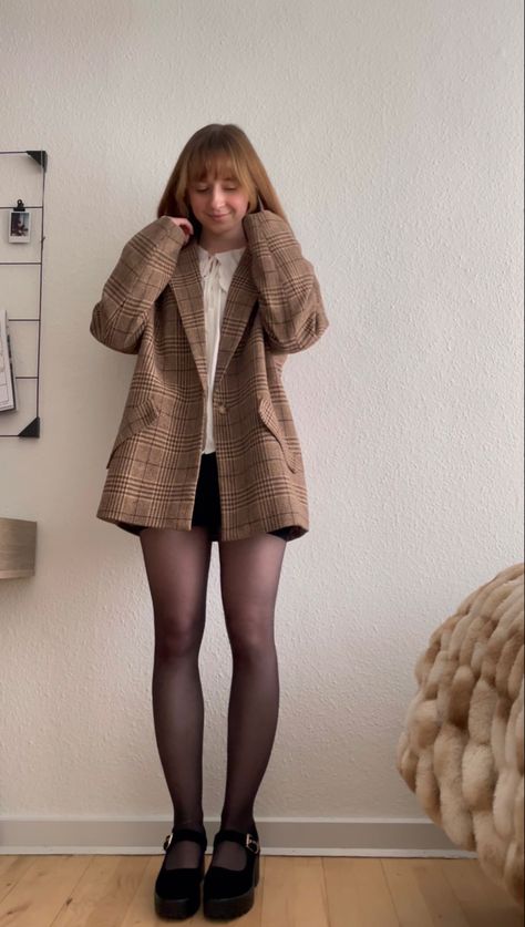 Outfits With Plaid Blazer, Brown Coat Outfit Aesthetic, Plaid Oversized Blazer Outfit, Dark Academia Blazer Outfit, Alt Blazer Outfits, Oversized Tweed Blazer Outfit, Brown Oversized Blazer Outfit, Oversized Blazer Dress Outfit, Oversized Plaid Blazer Outfit