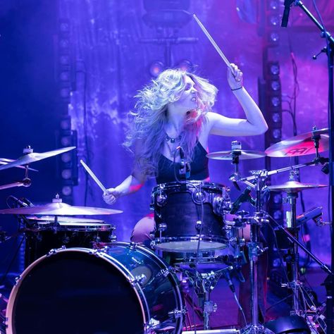 Drummer Aesthetics Female, Female Drummer Aesthetic, Drummer Aesthetic, Female Rockstar, Female Rockstar Aesthetic, Drum Drawing, Drummer Art, Female Drummer, Playing Drums