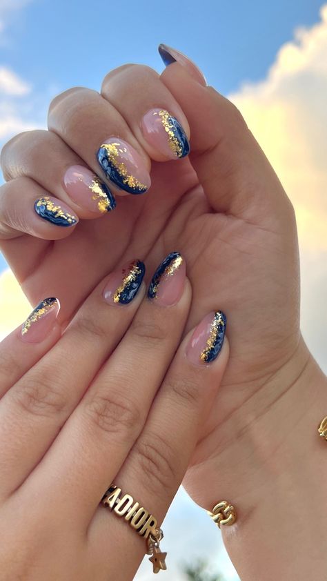 Royals Nails, Glitter Gel Nails, Simple Gel Nails, Royal Blue And Gold, Nail Polish Designs, Blue Marble, Cool Nail Designs, Gel Manicure, Gold Nails