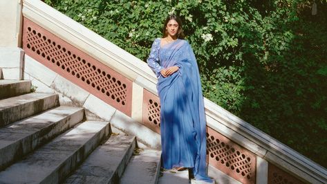 Although she lives in a centuries-old palace complex, Princess Gauravi’s worldview is refreshingly forward-looking as she strives to empower underprivileged local women and give a fillip to Rajasthan’s traditional crafts Gauravi Kumari, Light Blue Saree, Days Until Spring, Vogue India, Blue Saree, Model Aesthetic, Indian Aesthetic, Women Magazines, Old Money Aesthetic