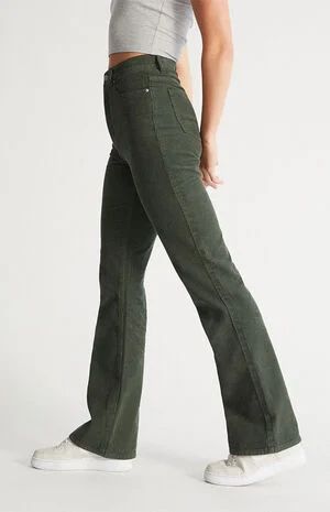 Green Bootcut Pants Outfit, Green Curdory Pants Outfit, Bootcut Corduroy Pants Outfit, Dark Green Corduroy Pants Outfit, Dark Green Jeans Outfit, Green Courderoy Pants, Curdory Pants Outfit, Green Corduroy Pants Outfit, Premed Motivation