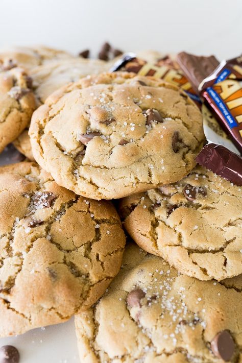 Sea Salt Toffee Cookies Crumbl, Sea Salt Toffee Chocolate Chip Cookies Crumbl, Crumbl Sea Salt Toffee Cookie, Sea Salt Toffee Cookies, Crumbl Cookie Copycat Sea Salt Toffee, Caramel Sea Salt Cookies, Salted Toffee Cookies, Salted Caramel Toffee Cookies, Sea Salt Caramel Cookies