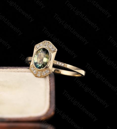 Vintage Green Sapphire Ring Oval Shape Green Sapphire Ring - Etsy Canada Sapphire Ring Antique, Sapphire Ring Rose Gold, Sapphire Engagement Ring Rose Gold, Sapphire Antique Ring, Gold Ring Women, Antique Wedding Ring, Ring Daily Wear, Oval Sapphire Engagement Ring, Sapphire Side Stones