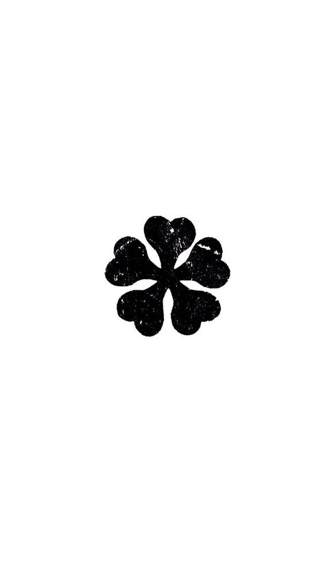 Black Clover Five Leaf Clover Tattoo, Black Bulls Tattoo, Small Black Clover Tattoo, Clover Tattoo Black And White, Tuff Tattoos, Black Clover Symbol, Yuno Black Clover Tattoo, Anime Symbols Tattoo, Black Clover Tattoo Ideas