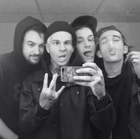 the 1975, the neighbourhood, and matty healy image George Daniel, Jesse Rutherford, Matt Healy, Matty Healy, Jesse James, The 1975, Pop Rock, Indie Rock, Music Is Life