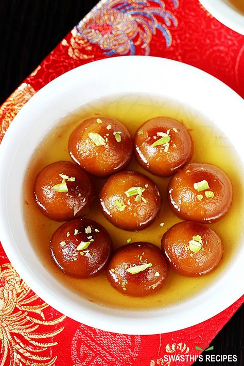 Recipe Using Milk, Diwali Sweets Recipe, Gulab Jamun Recipe, Jamun Recipe, Diwali Food, Gulab Jamun, Indian Dessert Recipes, Indian Sweet, Indian Desserts