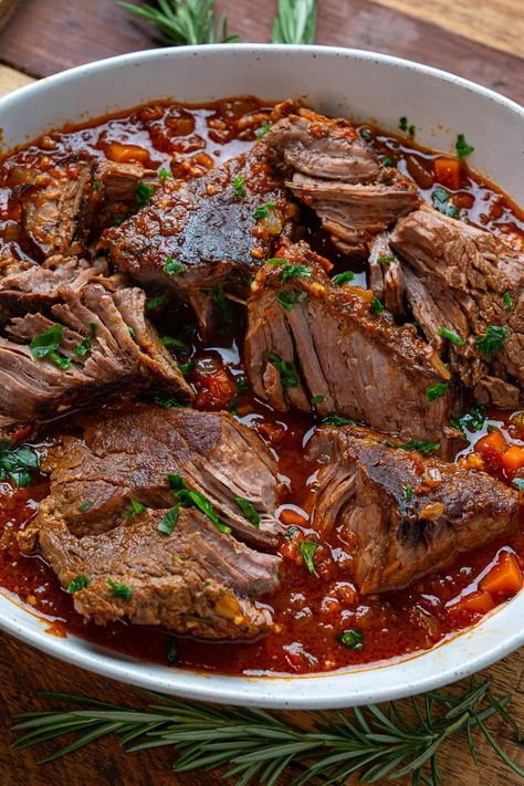 Italian Pot Roast (Straccato) Delicious Italian Dinner Recipes, Top Round Recipe, Good Italian Food, Over The Top Recipes, Dinner Ideas Beef Main Dishes, Pot Roast With Stew Meat, Veal Roast Recipes Ovens, Italian Stew Recipes, Italian Veal Recipes