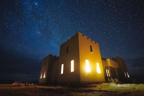 The Stunning Building In Austin, Nevada That Looks Just Like Hogwarts Austin Nevada, Ocean Restaurant, Castle Bed, Modern Castle, Real Castles, Themed Restaurant, Nevada Desert, Sea Of Stars, Themed Rooms