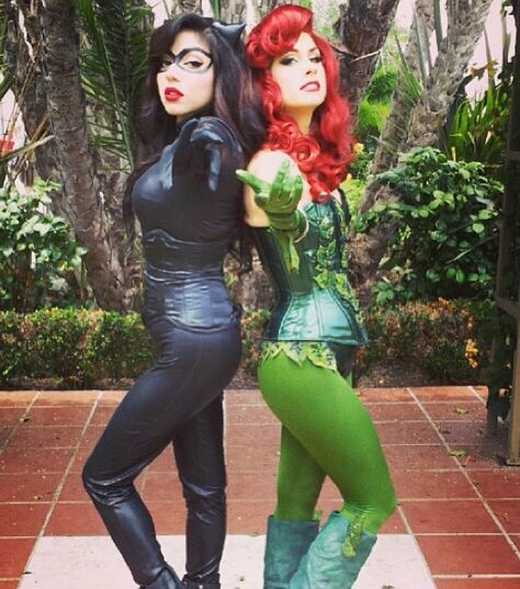 Charismastar as Cat woman with Traci Hines as poison Ivy Duo Cosplay, Harley Costume, Catwoman Costume, Ivy Costume, Cosplay For Women, Poison Ivy Cosplay, Couples Cosplay, Poison Ivy Costumes, Catwoman Cosplay