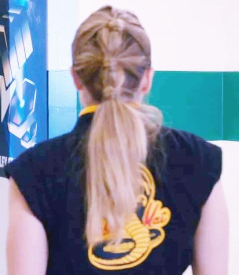 Karate Hairstyles, Tory Nichols, Inspo Hair, Karate Kid Cobra Kai, Kid Cobra, Peinados Fáciles Para Cabello Corto, Karate Kid, Karate, Girl Hairstyles