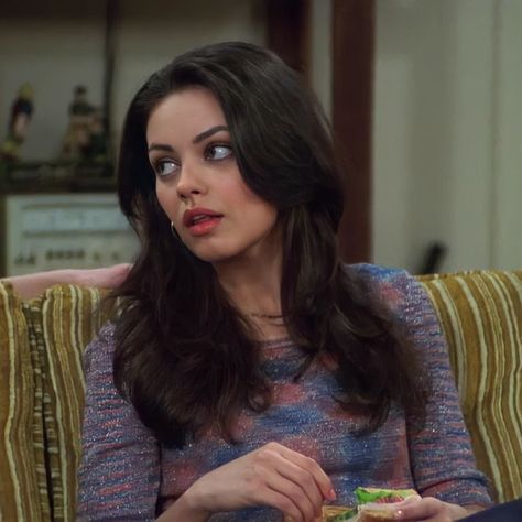 Jackie Burkhart Hair, Jackie That 70s Show, Jackie Burkhart, Jessica Day, Aria Montgomery, 70s Show, Stranger Things Dr, That 70s Show, Mila Kunis