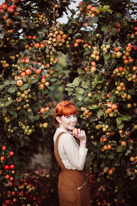 @aclotheshorse an orchard walk Apple Orchard Photography, Apple Orchard Pictures, Apple Picking Photos, Apple Garden, Apple Picking Outfit, Fall Shoot, Apple Farm, Apple Season, Autumn Magic