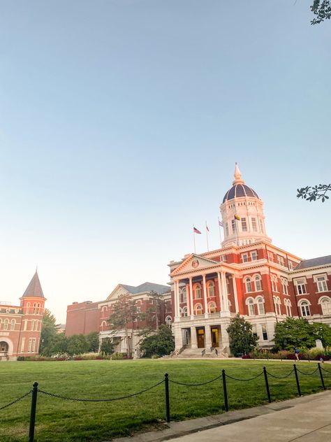 jesse hall at the university of missouri mizzou University Of Missouri Columbia, Mizzou Aesthetic, Mizzou Campus, Missouri Aesthetic, Mizzou Dorm, Academic Victim, Jesse Hall, Missouri University, Tennessee College