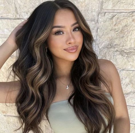 Blonde Balayage For Black Hair, Dark Brown Hair With Front Highlights, Smokey Brunette Hair, Highlights On Dark Skin, Balayage Hair On Black Hair, Dark Hair Tan Skin, Dark To Light Balayage, 2025 Hair Color Trends For Women, Dark Brown With Blonde Highlights