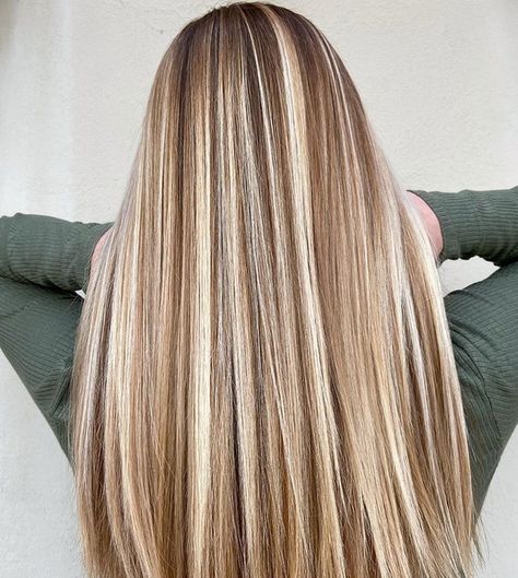 Balayage Inspiration, What Is Balayage, Pale Skin Hair Color, Perfect Blonde Hair, Color Rubio, Summer Blonde, Hair Color Options, Dimensional Blonde, Hair Color Caramel