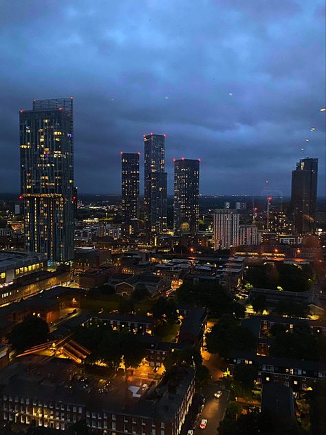 20 Stories Manchester, Manchester At Night, Manchester England Aesthetic, Oasis 1994, Manchester City Aesthetic, Manchester Tourism, Manchester Flat, Manchester Buildings, Manchester Aesthetic