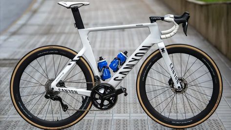 All the details on Alpecin-Deceuninck and Mathieu van der Poel's Canyon Aeroad in the Tour de France 2023. Canyon Aeroad, Canyon Bike, Paint Schemes, Road Racing, Cycling Bikes, Brake Rotors, Road Bike, The Details, Bike