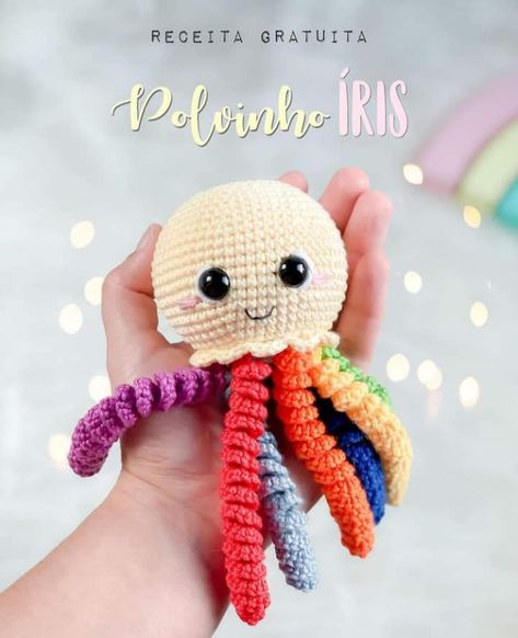 Amigurumi Polvo de crochê com receita Baby Jellyfish, Preemie Octopus, Jellyfish Decorations, Octopus Crochet Pattern, Baby Octopus, Crochet Patterns Free Beginner, Octopus Design, Crochet Panda, Crochet Octopus