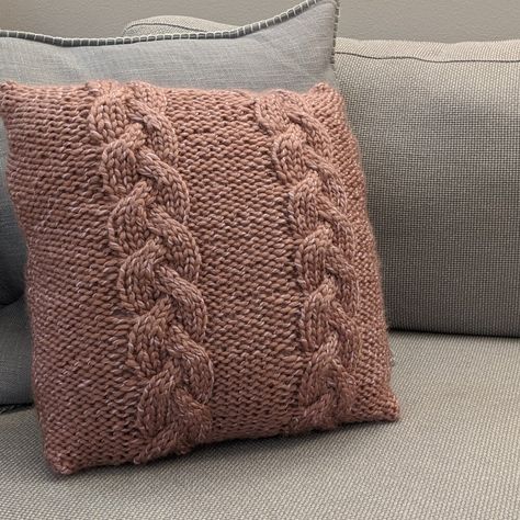 Cable Knit Pillow, Knit Pillow Cover, Pillow Covers Pattern, Beginner Knitting Pattern, Cable Knitting Patterns, Free Pattern Download, Cable Knitting, Knit Pillow, How To Knit