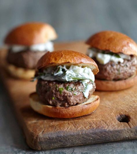 Lamb Sliders, Juicy Burger, London Cafe, Lamb Burgers, Burger Sliders, Paleo Recipes Easy, Nutrition Diet, Ground Lamb, Tzatziki Sauce