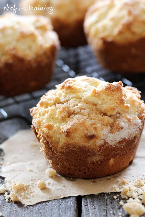 Creme Brûlée Muffins - Chef in Training Honey Muffins, Peach Honey, Creme Brûlée, Muffin Bread, Homemade Muffins, Fresh Peaches, Baking Muffins, Fancy Desserts, Chocolate Chip Muffins