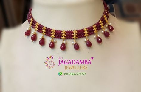 Ruby Beads Necklace Designs, Choker Necklace Designs, Beads Design, Fancy Jewelry Necklace, Pearl Jewelry Design, Online Gold Jewellery, Gold Jewelry Simple Necklace, Pearl Necklace Designs, Beaded Necklace Designs