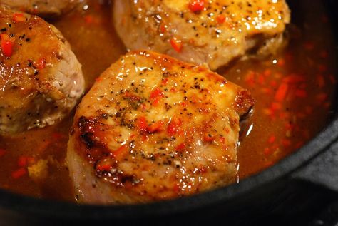 Pork Tenderloin Glaze, Bbq Grilling Recipes, Egg Bbq, Green Egg Bbq, Pepper Jelly Recipes, Crockpot Stuffed Peppers, Red Pepper Jelly, Pork Sauce, Glazed Pork Chops