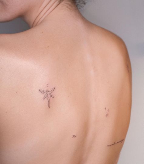 Little tattoos of the Chiara’s back 🧚💫 • • • • #tattoo #tattoos #tattooideas #smalltattoo #smalltattoosforgirls #smalltattooideas #littletattoo #tinytattoo #minitattoo #minimaltattoo #finelinetattoo #finelinetattooartist #singleneedletattoo #milanotattoo Mini Spiritual Tattoos, Lots Of Tiny Tattoos, Starry Lady Tattoo, Mirrorball Tattoo Tiny, Sleeping Tattoo Ideas, Beautiful Dainty Tattoos, Pretty Tiny Tattoos, Intimate Tattoo Placement, Small S Tattoo