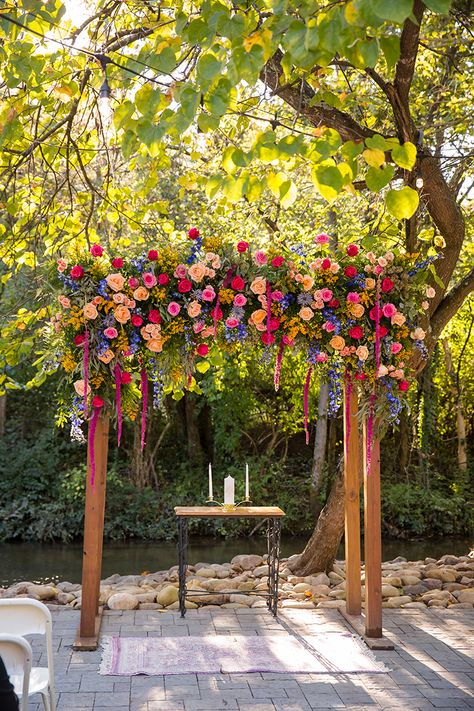 Vibrant & Colorful Outdoor Wedding | Mary & Luke | The Pink Bride Design Home Ideas, Wildflower Wedding Theme, Home Decor Wallpaper, Colorful Wedding Flowers, Tafel Decor, Boda Mexicana, Pink Bride, Bright Wedding, Decor Wallpaper