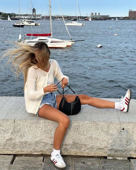 Sambas Styling, Maine Outfits, New England Summer Outfits, Outfits With Sambas, Adidas Sambas Outfits, Sambas Outfits, Sambas Outfit, Samba Outfits, Current Aesthetic