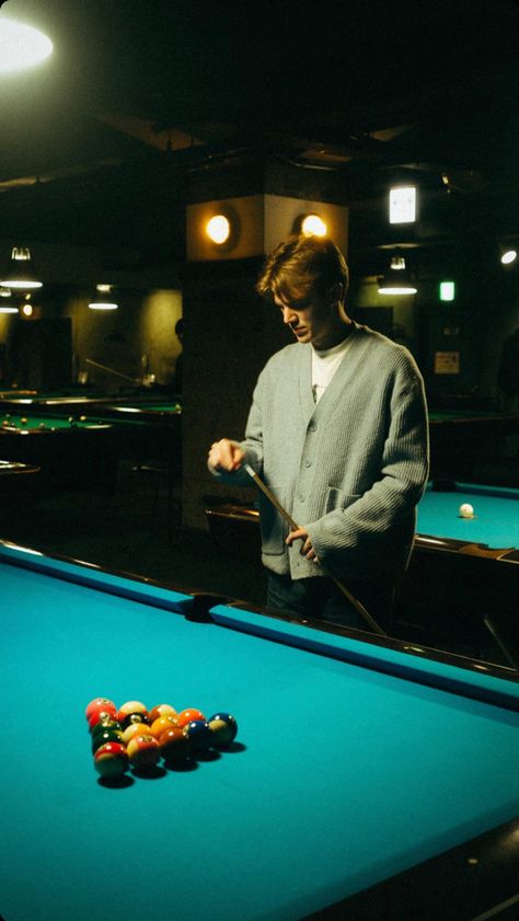 Snooker Photography, Billiard Photography, Pool Table Photoshoot, Billiards Aesthetic, Men Fashion Photoshoot, Pool Poses, Ball Aesthetic, Mens Photoshoot Poses, Best Poses For Photography