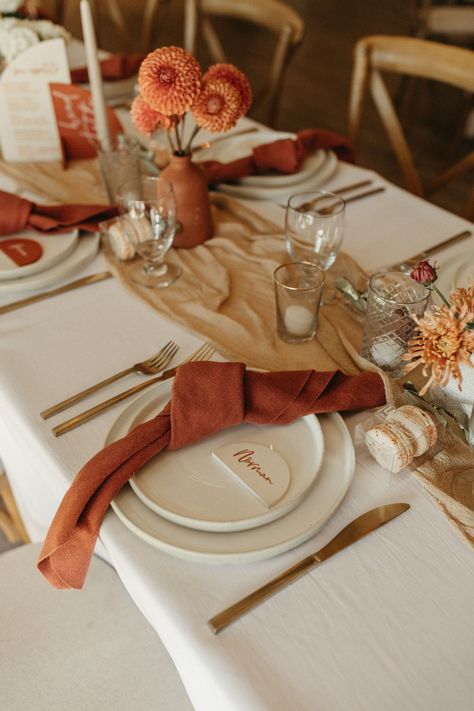 Best Fall Wedding Colors, Fall Wedding Tables, Fall Gathering, Dream Destination Wedding, Thanksgiving Table Settings, Wedding Set Up, Fall Wedding Colors, Wedding Table Settings, Wedding Mood Board