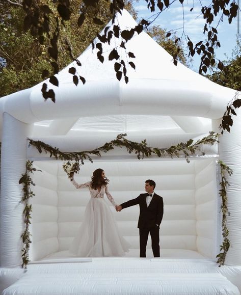 White Bounce House, Moon Bounce, Wedding Wednesday, Wedding Activities, Wedding Rituals, Cute Wedding Ideas, Bounce House, Wedding Mood, Sneak Peak