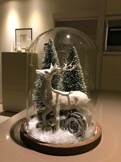 Bell Jar Centerpiece, Christmas Cloche Ideas, Diy Cloche, Vendor Event Ideas, Glass Cloche Decor, Christmas Cloche, Christmas Deer Decorations, Cloche Ideas, Cloche Decor