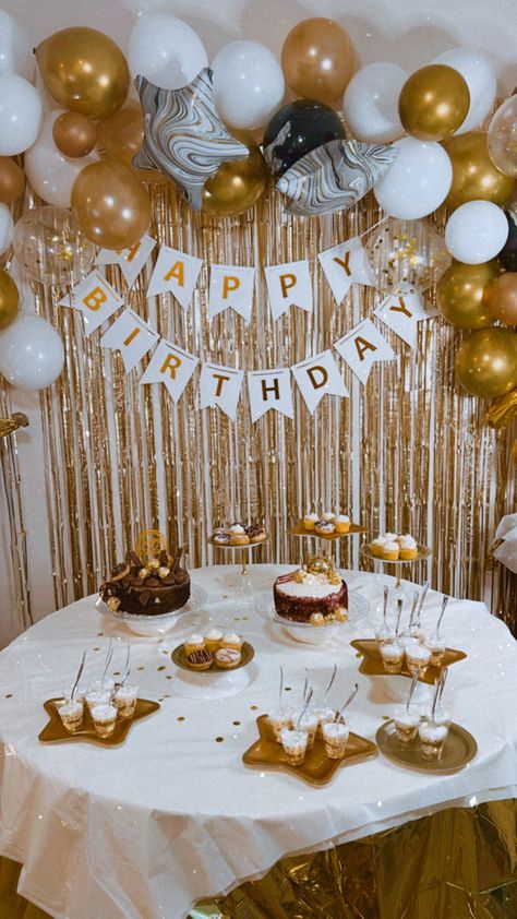 This is my 21st birthday inspired on white golden theme party . Birthday decorations and golden decor Happy Birthday Decoration Ideas, Easy Birthday Decorations, Golden Birthday Themes, Birthday Decoration Ideas At Home, Gold Theme Birthday, Diy Banners, 21st Birthday Themes, Gold Theme Party, Birthday Decoration Ideas