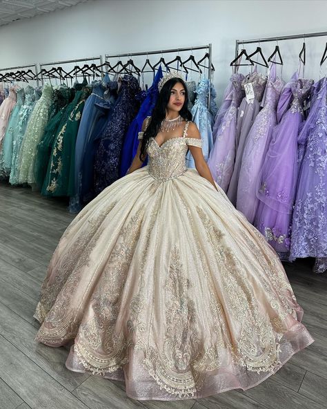 ✨New in store✨ Also available to order in platinum . . . . . . #misquinceaños #mis15años #misquince #quinceañera #princesabymoncheri Rose Gold Champagne Quinceanera Dresses, Rose Gold Quince Dress, Gold Quince Dress, Quinceanera Dresses Off The Shoulder, Rose Gold Quince, Quince Dresses Champagne, Aliexpress Dresses, Champagne Quinceanera Dresses, Dresses Off The Shoulder