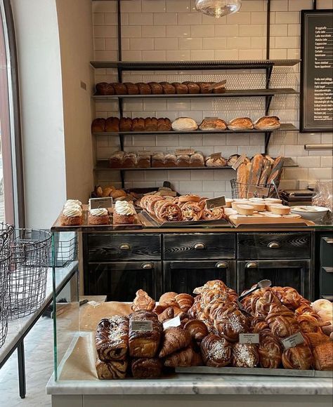 Bakery Shop Design, Bakery Store, Bakery Interior, Bakery Design Interior, Italian Bakery, Bakery Display, Coffee Shop Bar, French Bakery, Bakery Design