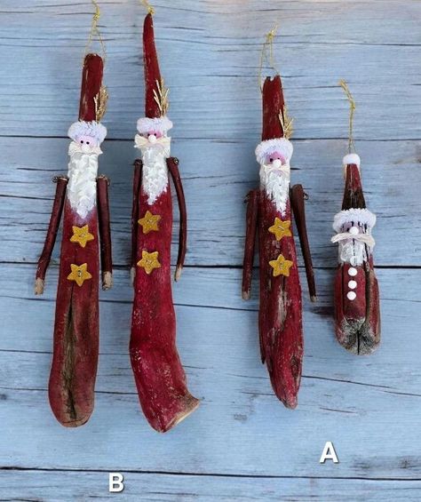 Driftwood Christmas Decorations, Driftwood Santa, Driftwood Christmas, Driftwood Christmas Tree, Driftwood Projects, Primitive Snowmen, Driftwood Sculpture, Santa Decorations, B 12