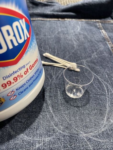 Bleach Dye Denim Jacket, Bleach Denim Jacket Diy, Clorox Bleach Pen, Bleached Denim Jacket, Jacket Inspiration, Clorox Bleach, Bleach Pen, Diy Denim Jacket, Demin Jacket