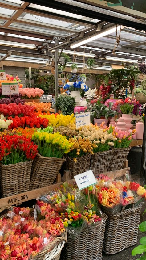 Tulip Market, Flower Market Aesthetic, Flower Coffee Shop, Flower Shop Aesthetic, Farms Market, Love Visionboard, Amsterdam Flower Market, Floral Aesthetics, Flowers Market