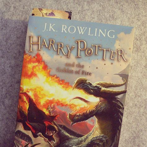 I really love Harry Potter. This world is just awesome and so detailed, I can't believe it. I already read the parts before and my plan for this year is to read this one and the following. Goblet Of Fire Book, Triwizard Tournament, Harry Potter Book, Rowling Harry Potter, Fire Book, The Goblet Of Fire, Harry Potter Gif, Goblet Of Fire, Lily Evans