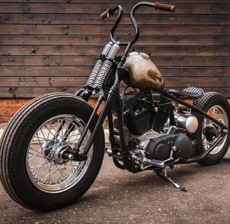 Harley Davidson Handlebars, Bike Collection, Sportster Chopper, Custom Motorcycles Bobber, Sportster Bobber, Old School Chopper, Мотоциклы Cafe Racers, Harley Bobber, Motorbike Design