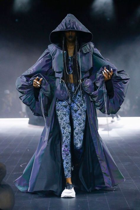 Futuristic Hat, Pret A Porter Fashion, Big Jacket Outfits, Futurism Fashion, June Ambrose, Fashion Collection Inspiration, Dystopian Fashion, Nyfw Runway, Fashion Sportswear