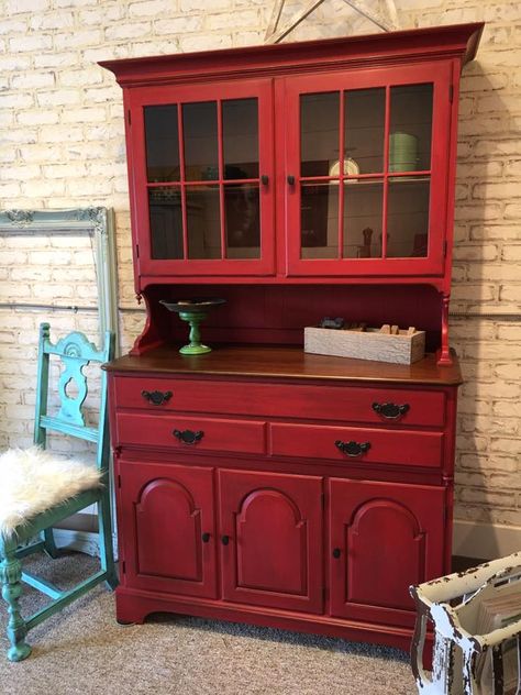 The Copper Bell :l: CeCe Caldwell's Chalk + Clay Paint :l: Jersey Tomato :l: China Cabinet :l: Painted Furniture China Cabinet Redo, Dining Room Decor Elegant, Red Painted Furniture, Chalk Painted Furniture, Things Paint, Painted Hutch, Painted China Cabinets, Redo Cabinets, Primitive House